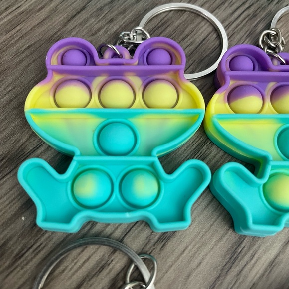 Colorful Pop It Keychains - Picture 6 of 10